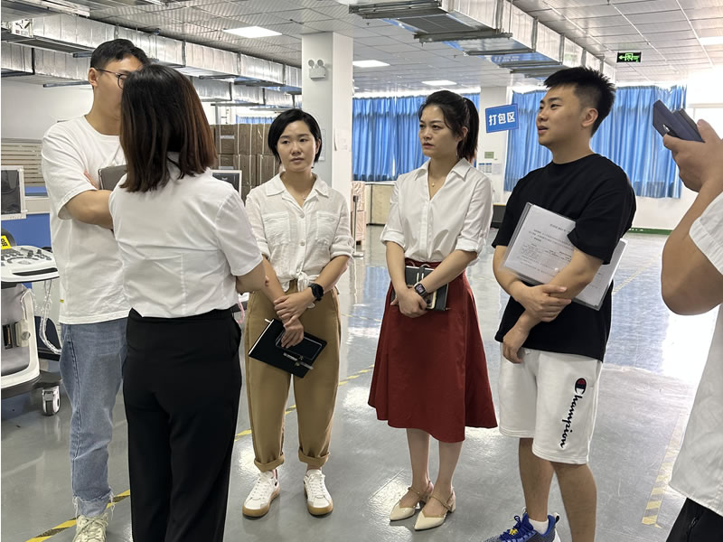市局領導蒞臨指導，共繪綿陽市先鋒醫(yī)療器械新篇章！3.jpg