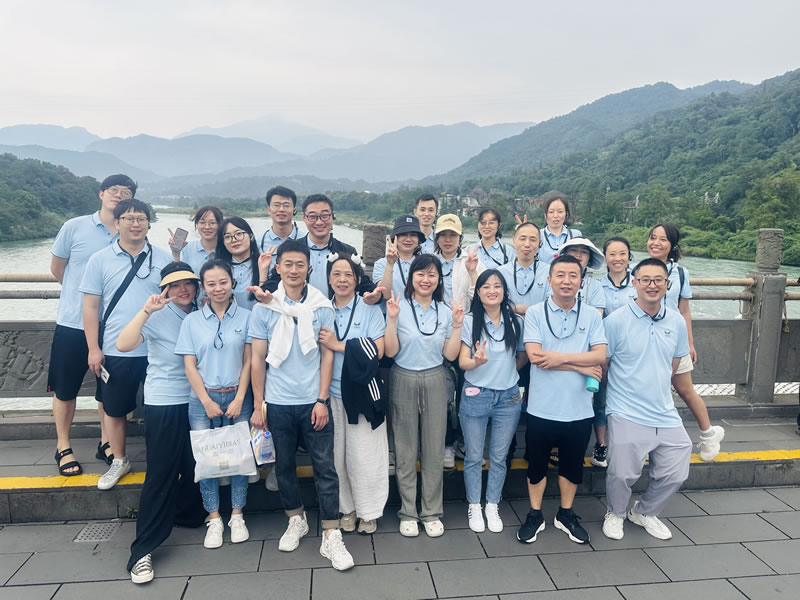 綿陽市先鋒醫(yī)療器械有限公司團(tuán)建之旅：共赴都江堰，凝聚先鋒之魂3.jpg